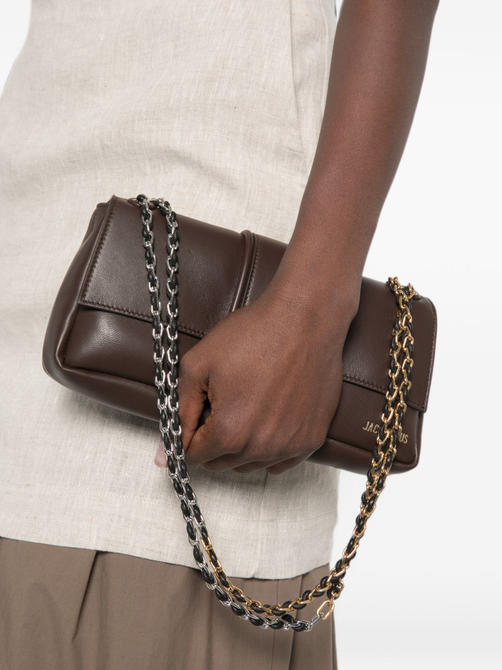 JACQUEMUS Borsa a tracolla Le Bambino Chaine marrone in pelle