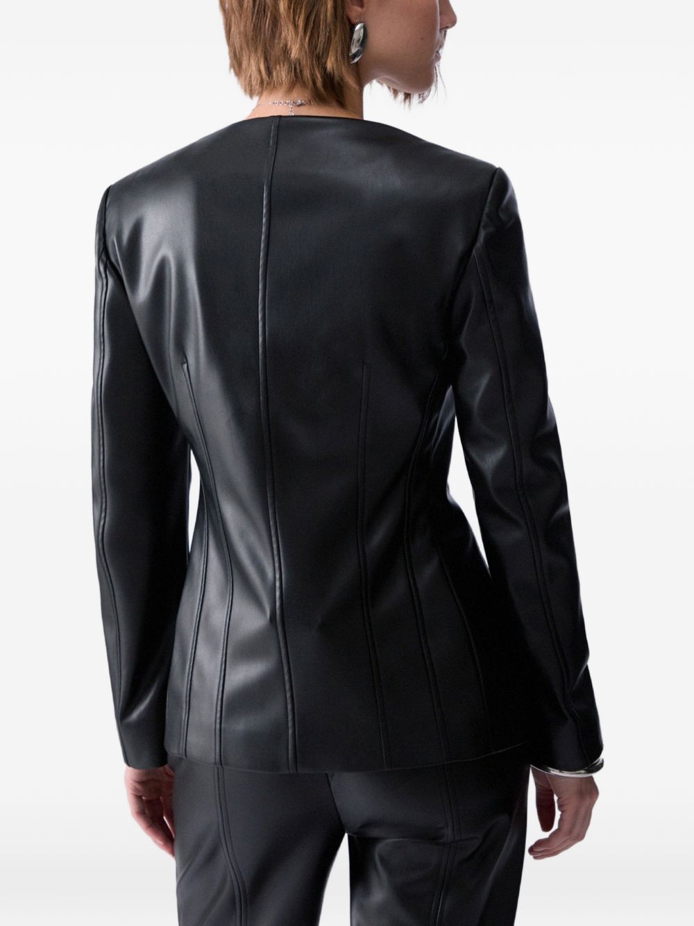 LIUJO Giacca slim fit in ecopelle con scollo a V