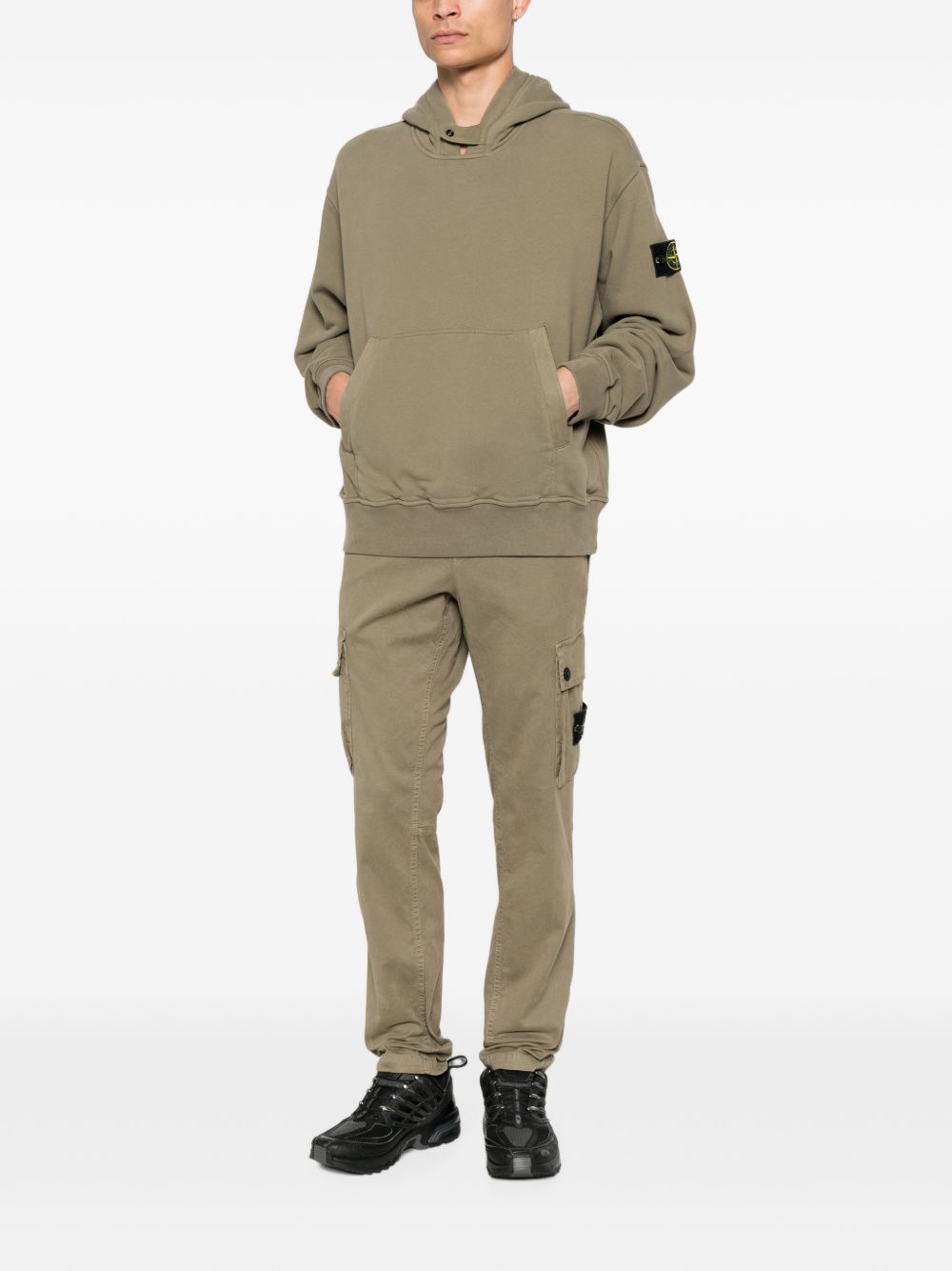 STONE ISLAND Pantaloni sportivi uomo marroni in cotone con tasche cargo