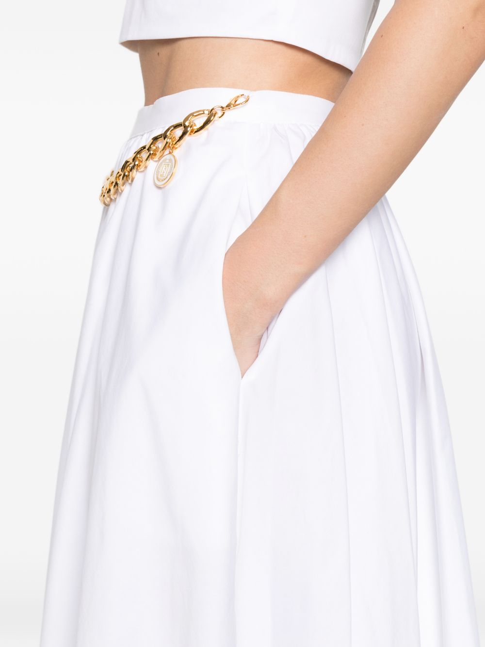 ELISABETTA FRANCHI Gonna midi bianca con catenina dorata in vita