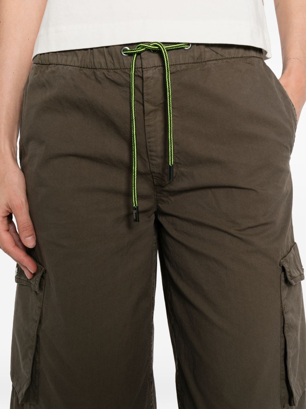HERNO Bermuda in cotone verde con tasche