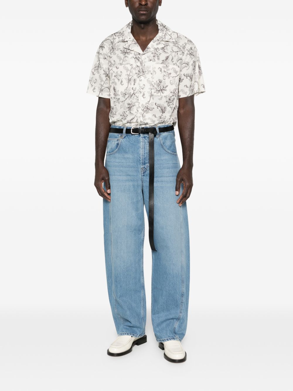 JACQUEMUS Jeans a gamba larga con tasche
