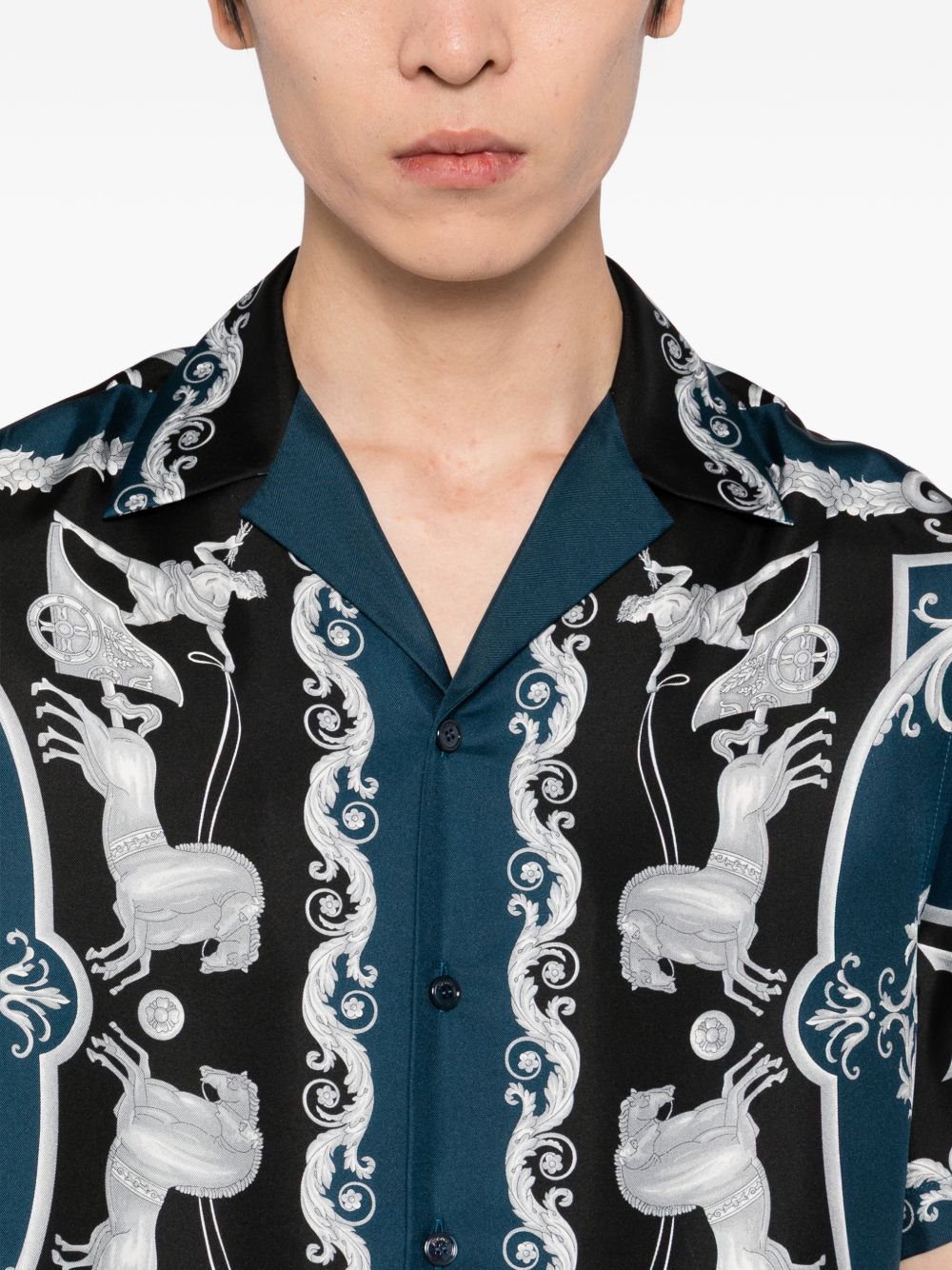 VERSACE Camicia in seta blu con stampa