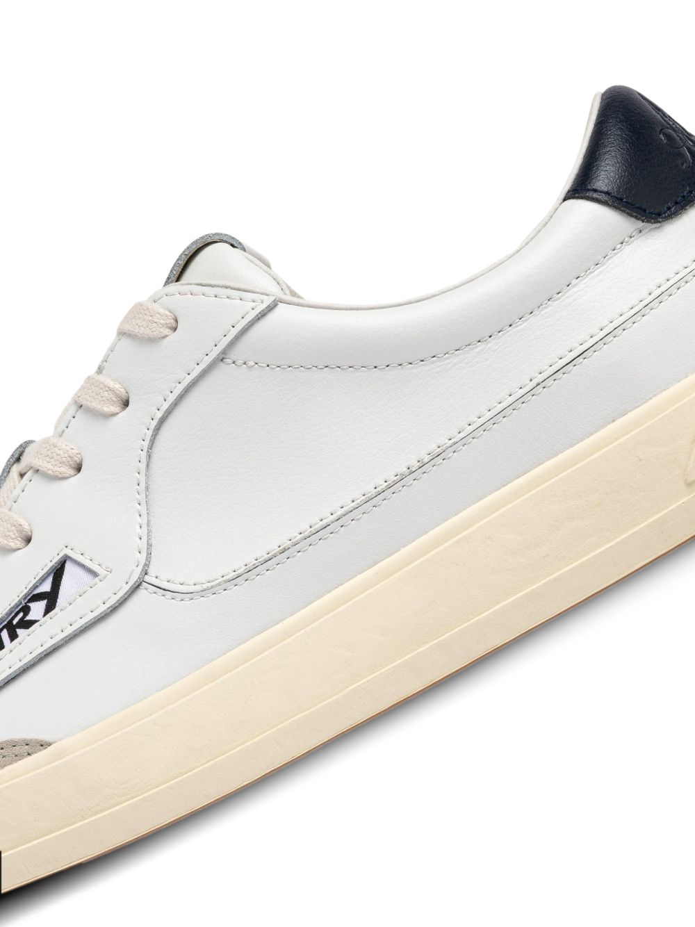 AUTRY Sneakers Windspace Low in pelle bianca e Space 