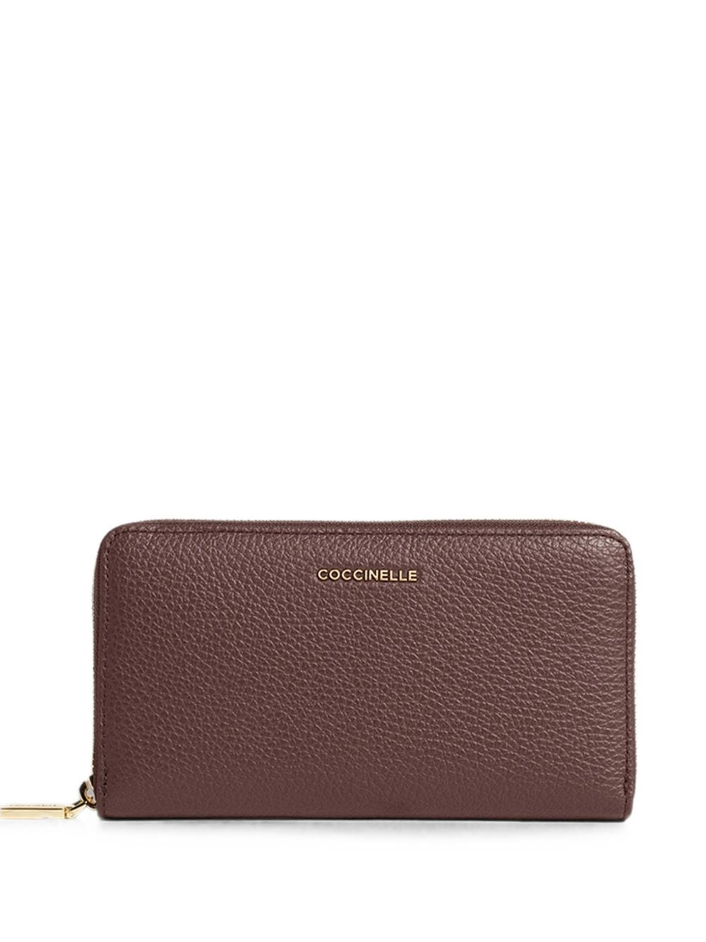 COCCINELLE Pochette marrone tortora in pelle con placca logo 