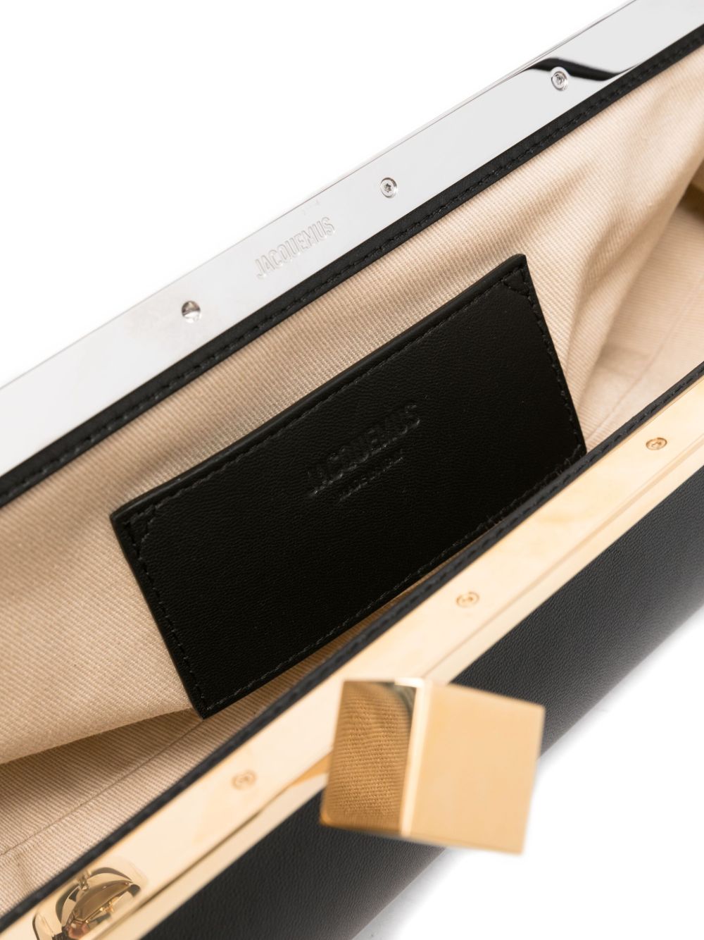 JACQUEMUS Pochette La Pochette Salon nera con rifiniture dorate 