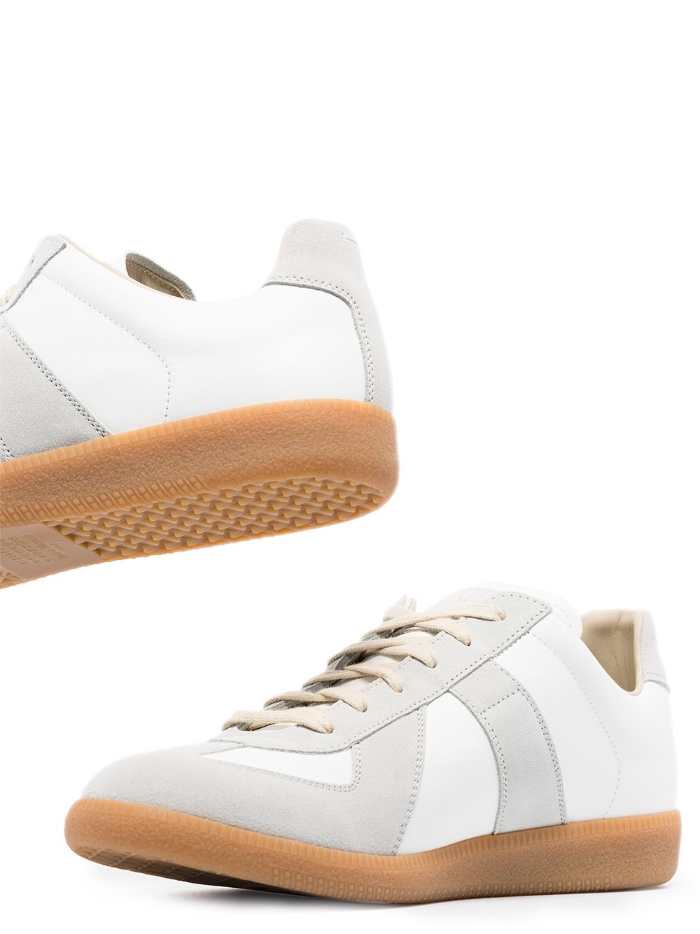 MAISON MARGIELA Sneakers bianche con dettagli in suede grigio 