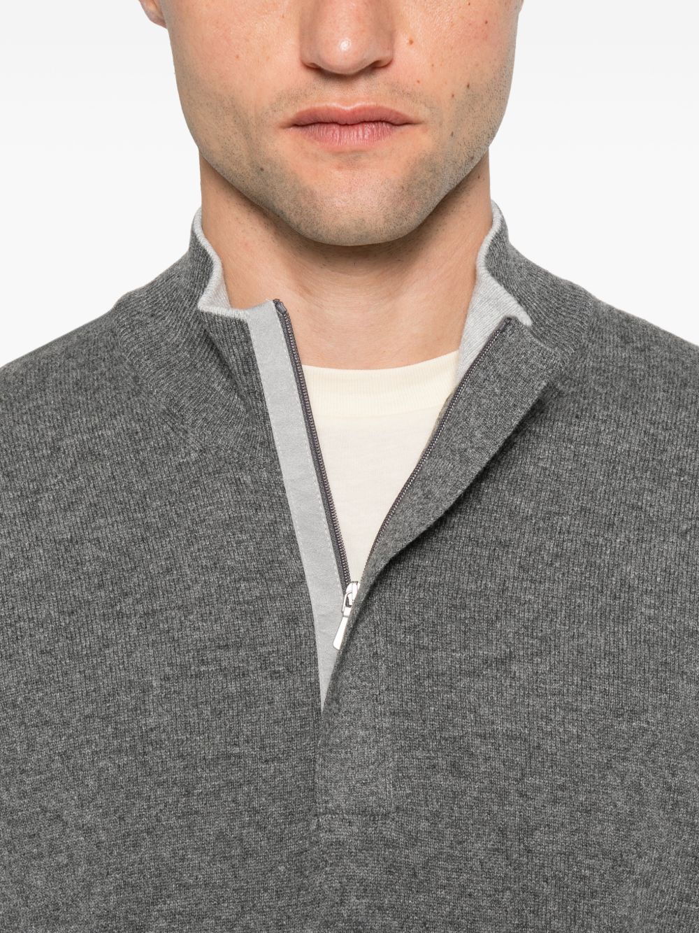 VENGERA Maglia a collo alto grigia con zip 