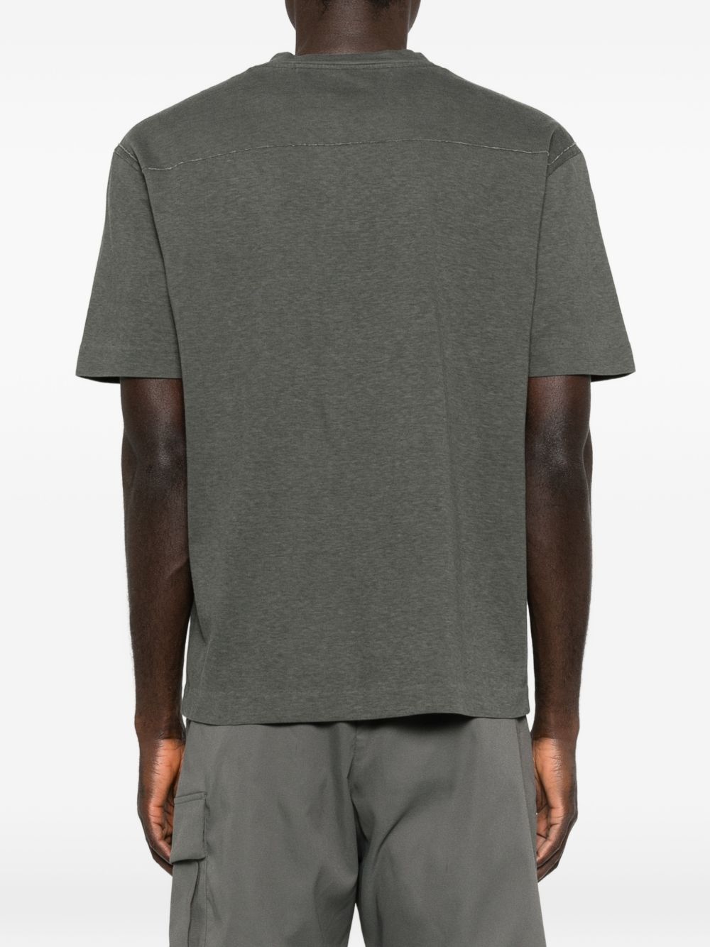 CP COMPANY T-shirt in cotone grigio con logo 