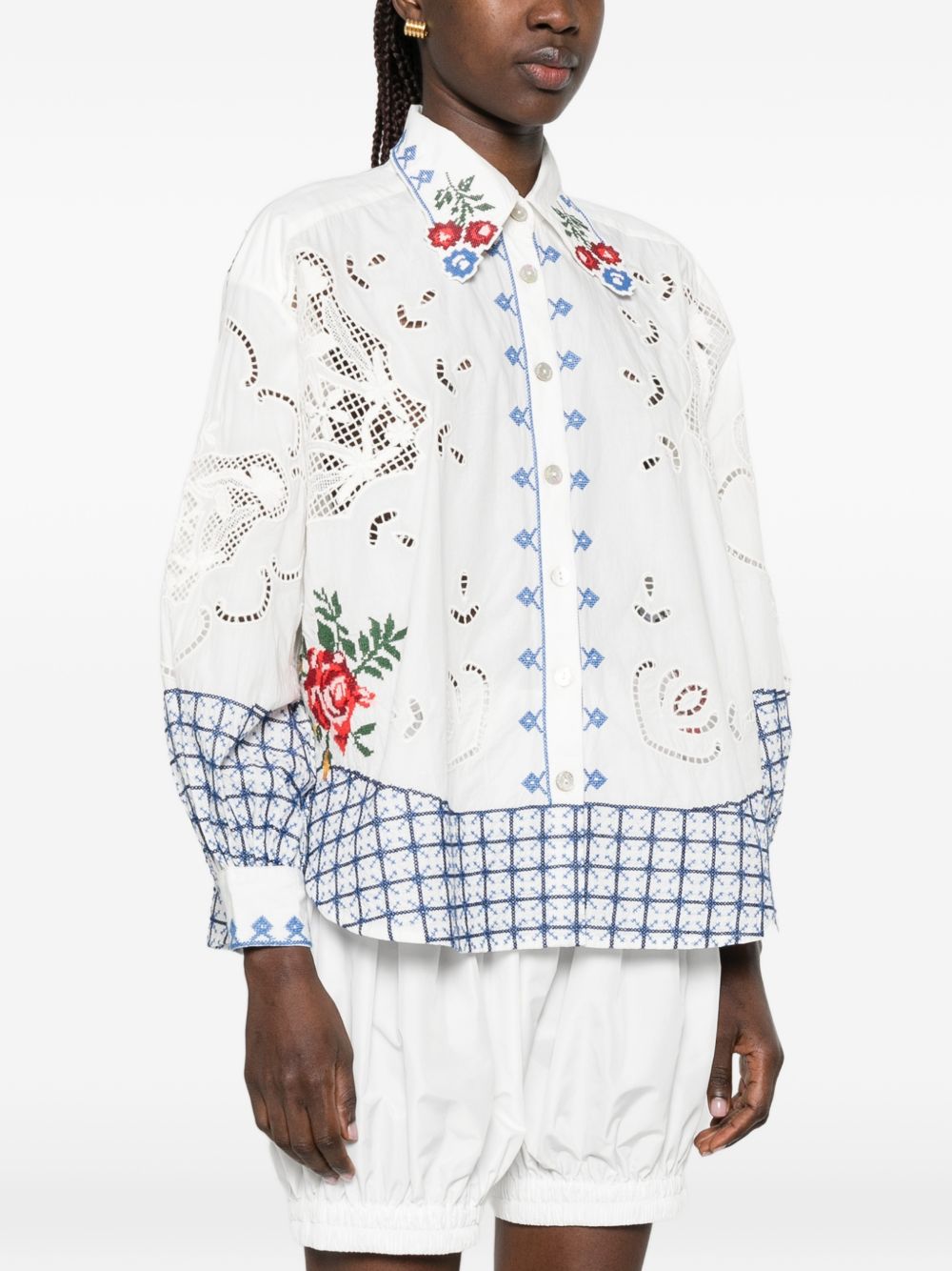 FARM RIO Camicia bianca con decorazioni a quadretti blu e fiori rossi 