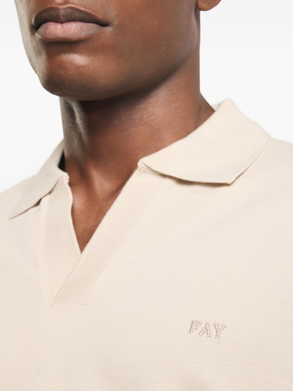 FAY Polo in cotone beige a righe con scollo a V 