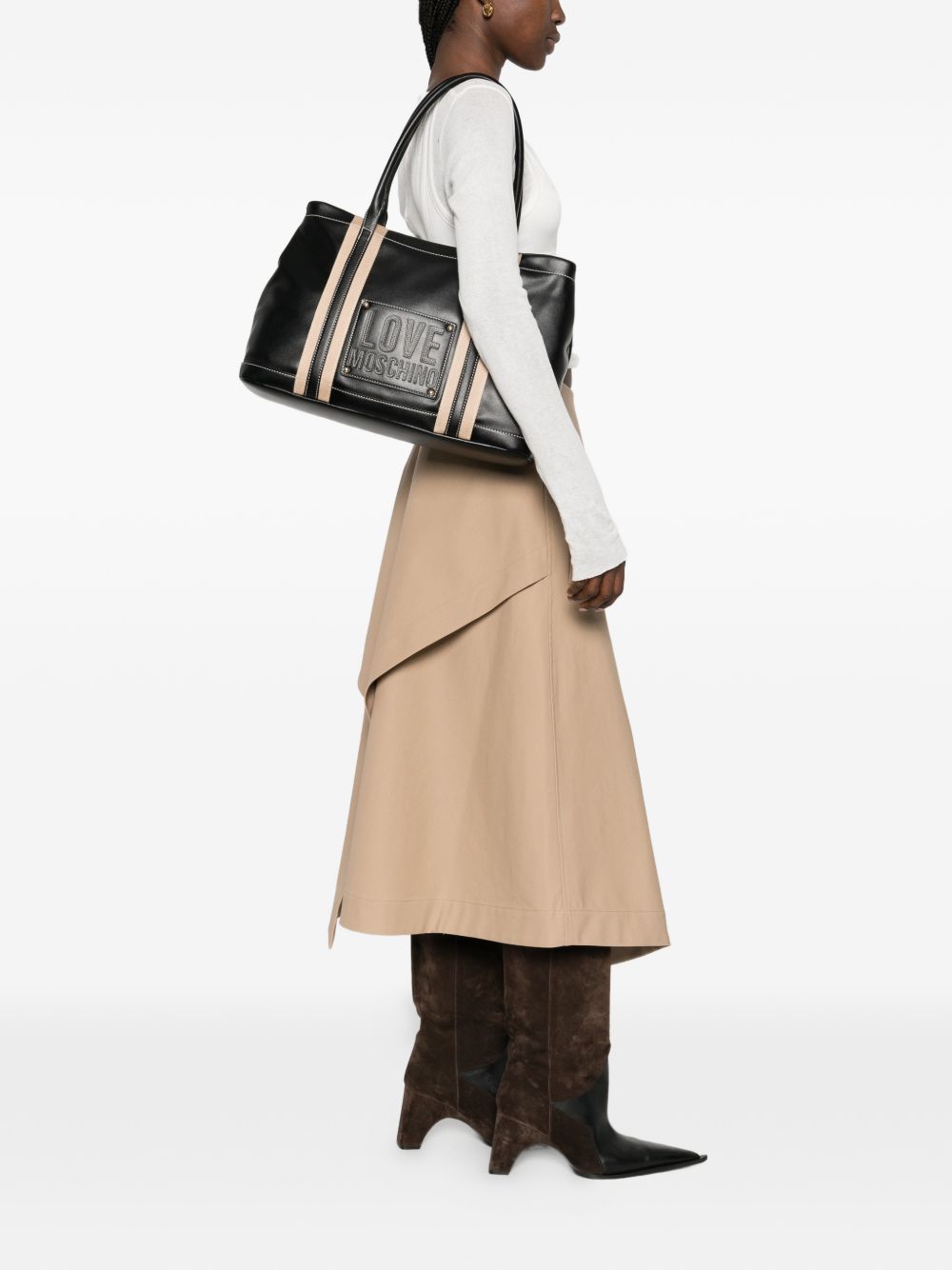 LOVE MOSCHINO Borsa nera con logo patch e doppi manici 