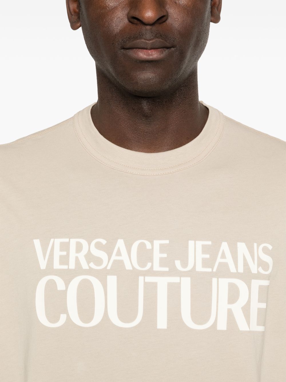 VERSACE JEANS COUTURE T-shirt in cotone a maniche corte beige con stampa 