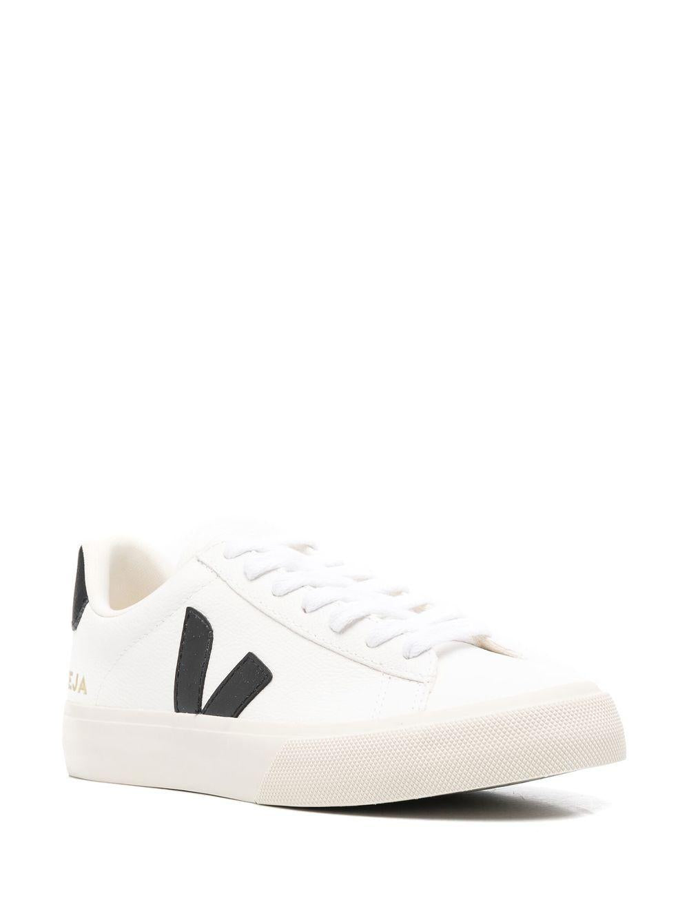 VEJA Sneakers con lacci bianche e nere 