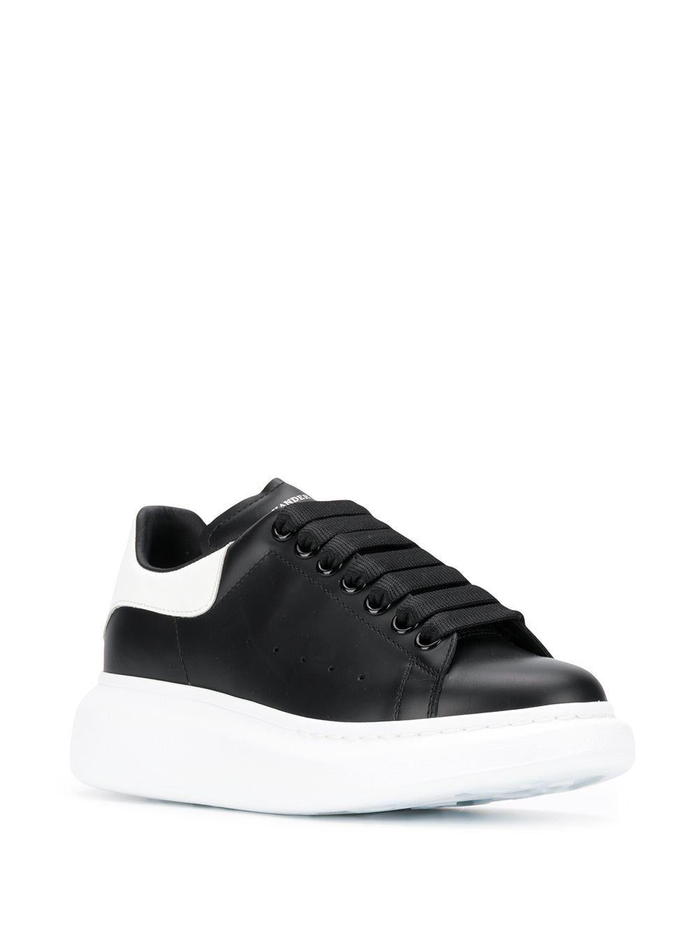 ALEXANDER McQUEEN Sneakers 'Oversize' in pelle nero e bianco 